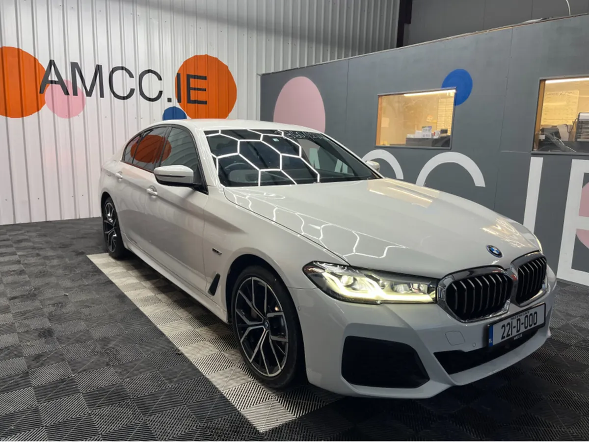 BMW 5-Series 2022 BMW 523E M-SPORT 2.0 AUTOMATIC / - Image 1