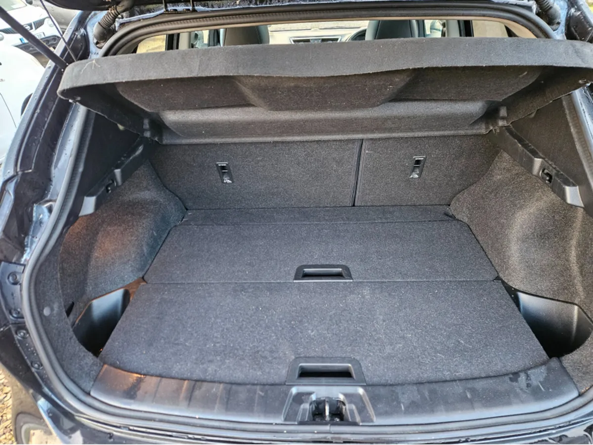 Nissan Qashqai 1.5 SV PREMIUM '17 4DR - Image 4