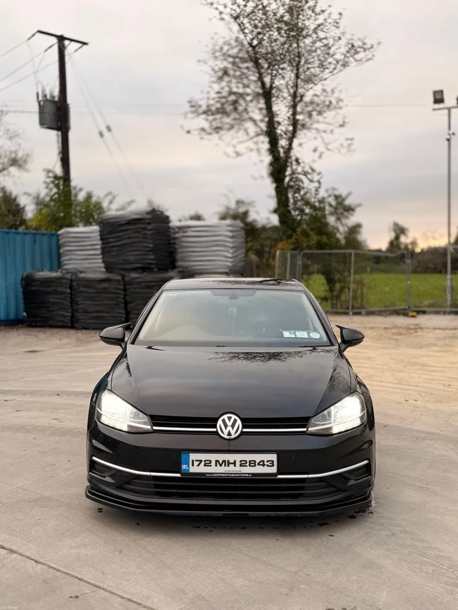 Volkswagen Golf 2017 1.6 TDI MANUAL - Image 2