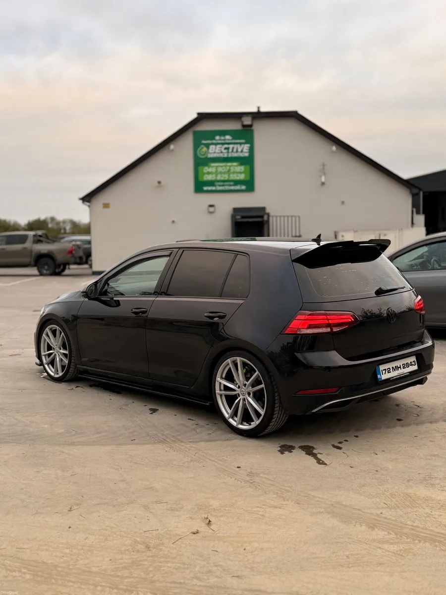 Volkswagen Golf 2017 1.6 TDI MANUAL - Image 3