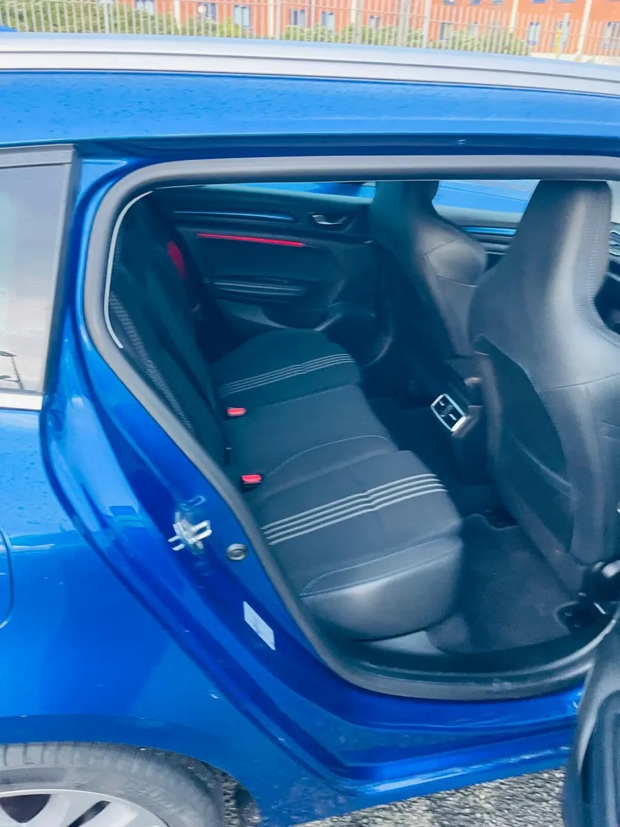 Renault Megane 2018 - Image 4