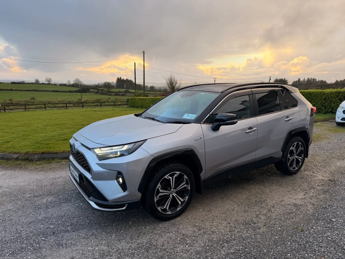 Toyota RAV4 Plug in Sport - Image 3