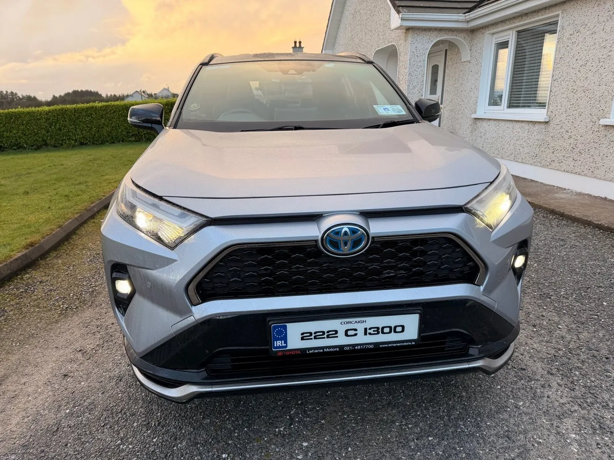 Toyota RAV4 Plug in Sport - Image 4