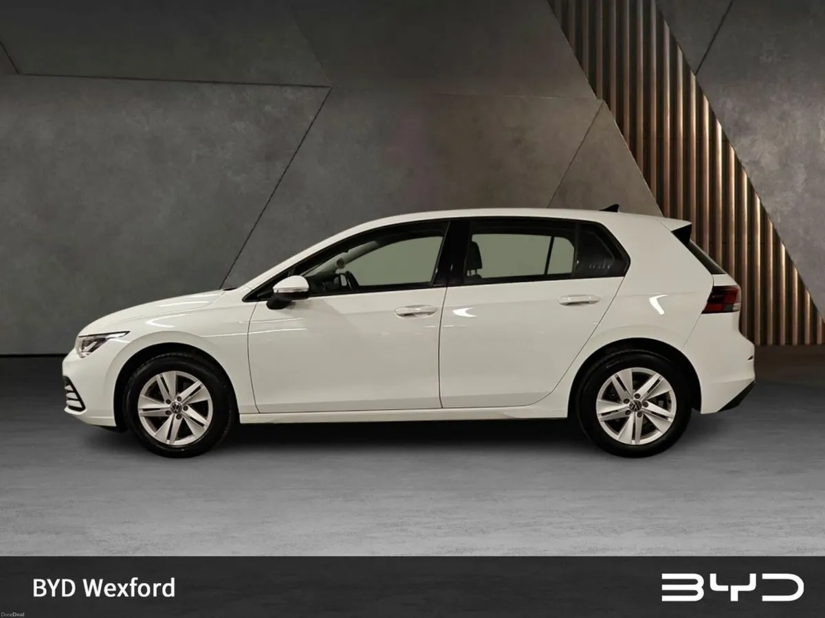 Volkswagen Golf (Deposit taken) 2.0 TDI 115HP Life - Image 4