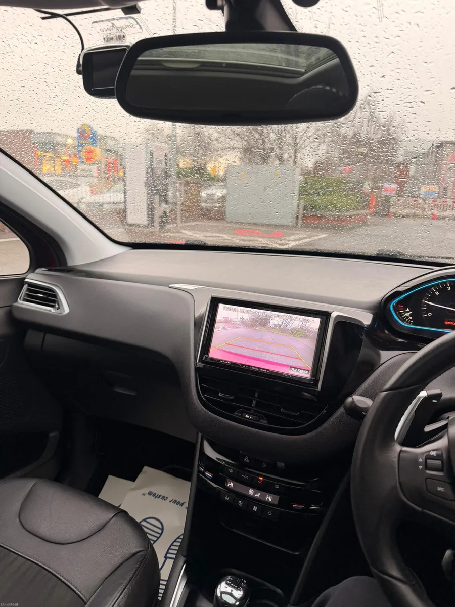 Peugeot 208 2014 - Image 2