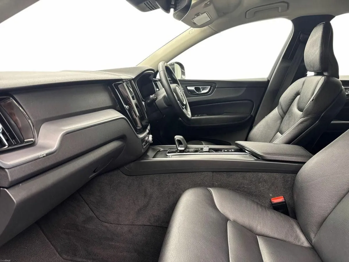 Volvo XC60 B4 MOM *DIESEL*  €145 PER WEEK - Image 3