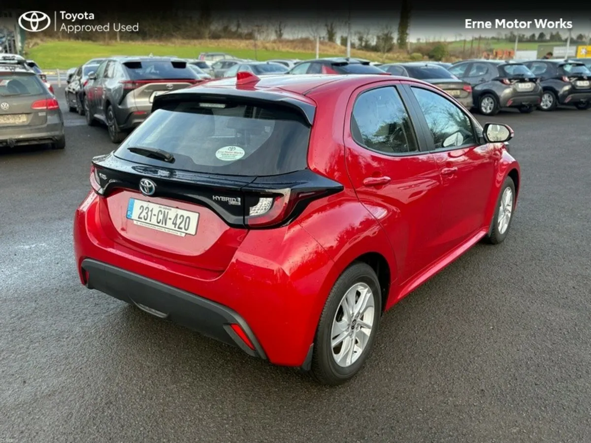 Toyota Yaris 1.5 HYBRID LUNA 4DR AUTO - Image 3