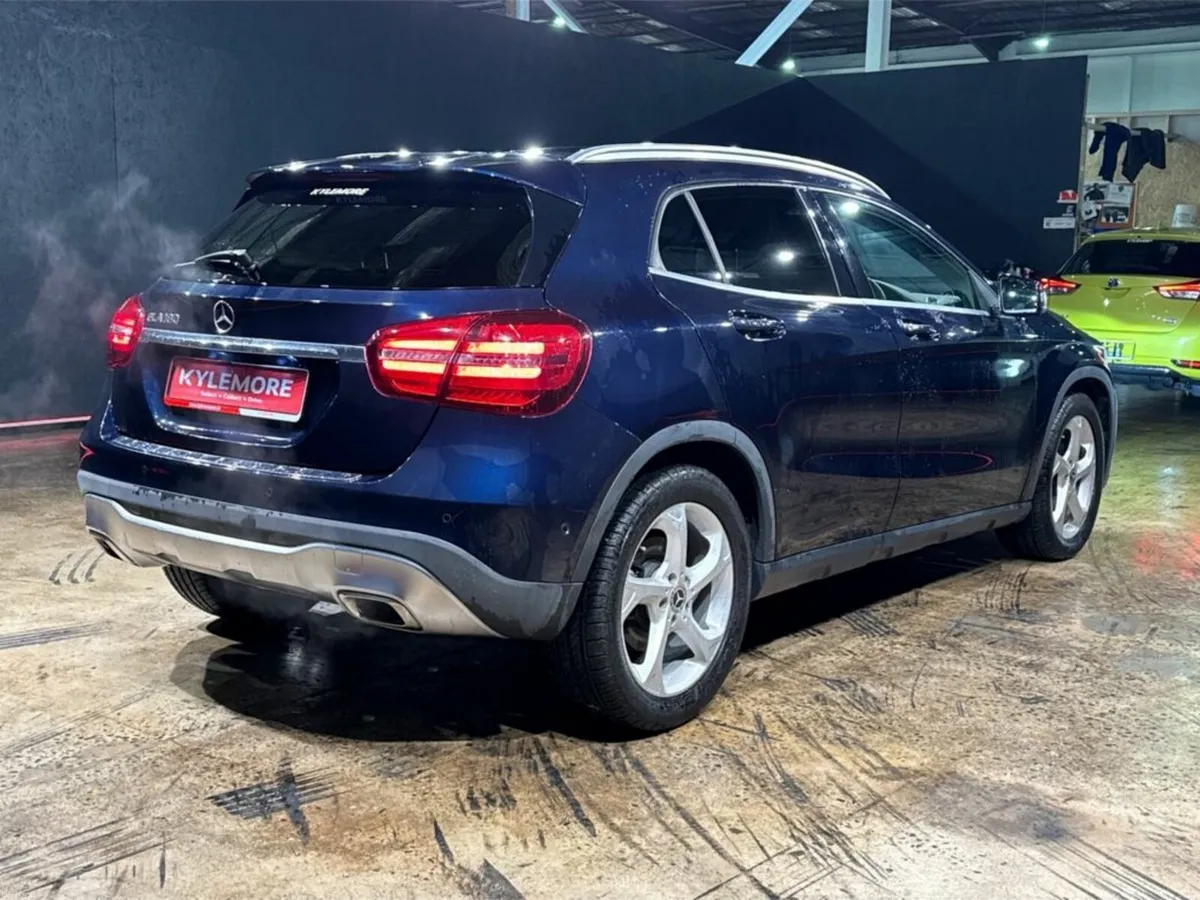 Mercedes-Benz GLA GLA180 1.6L AUTOMATIC - FULL LEA - Image 4