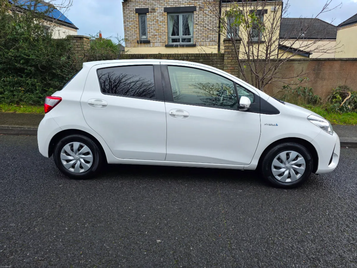 Toyota Yaris Hybrid Auto - Image 2