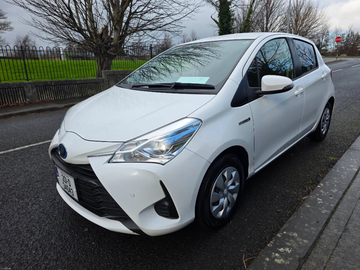 Toyota Yaris Hybrid Auto - Image 4