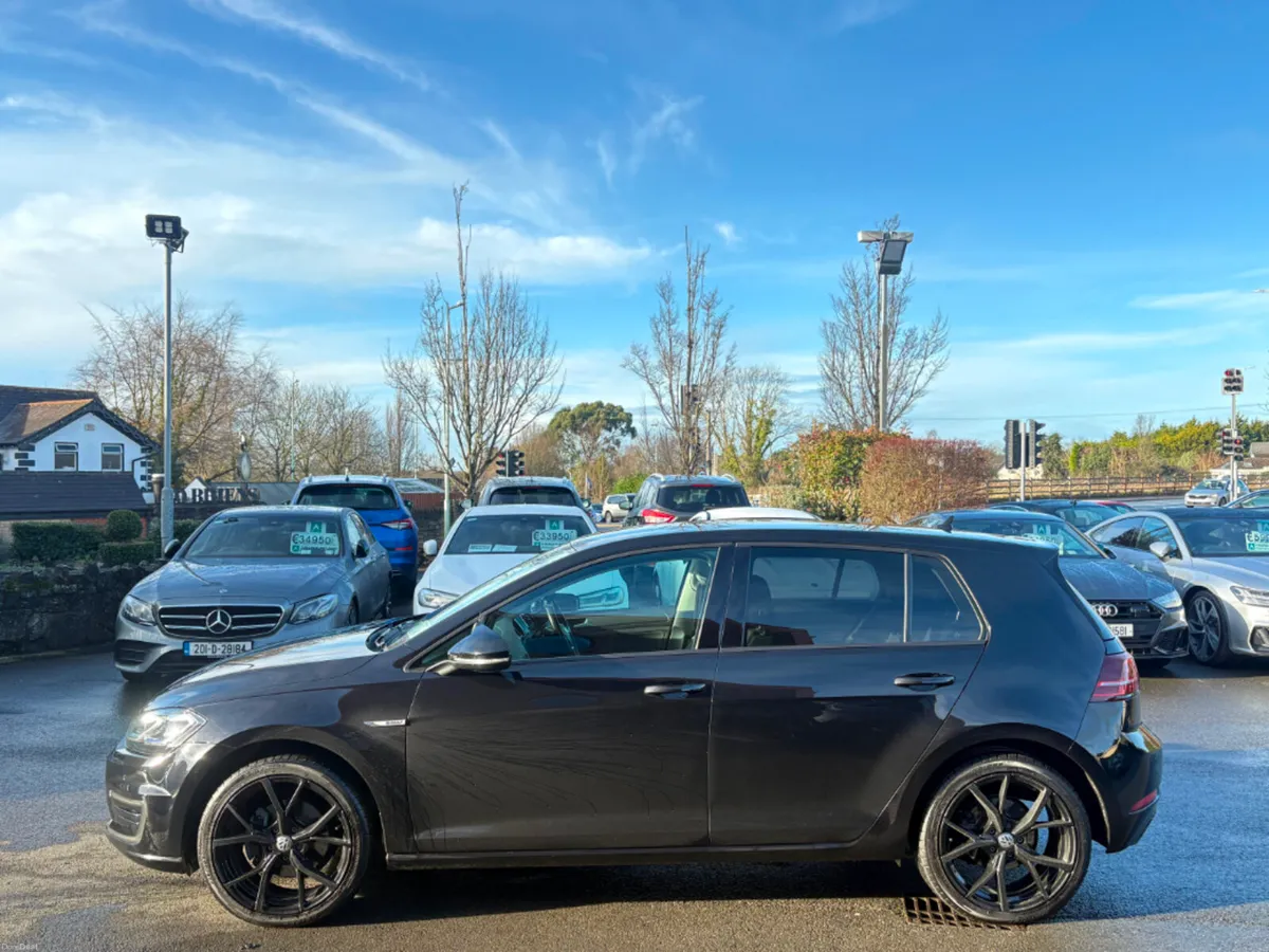 Volkswagen e-Golf 136PS 5DR Auto *Low Kils* - Image 4