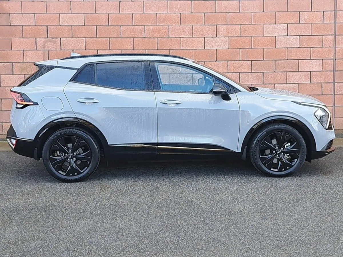 Kia Sportage Anniversary Edition Plug-in Hybrid. - Image 4