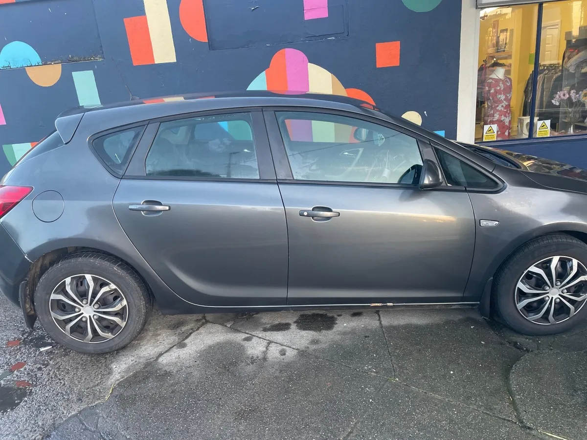 Vauxhall Astra 2011 - Image 4