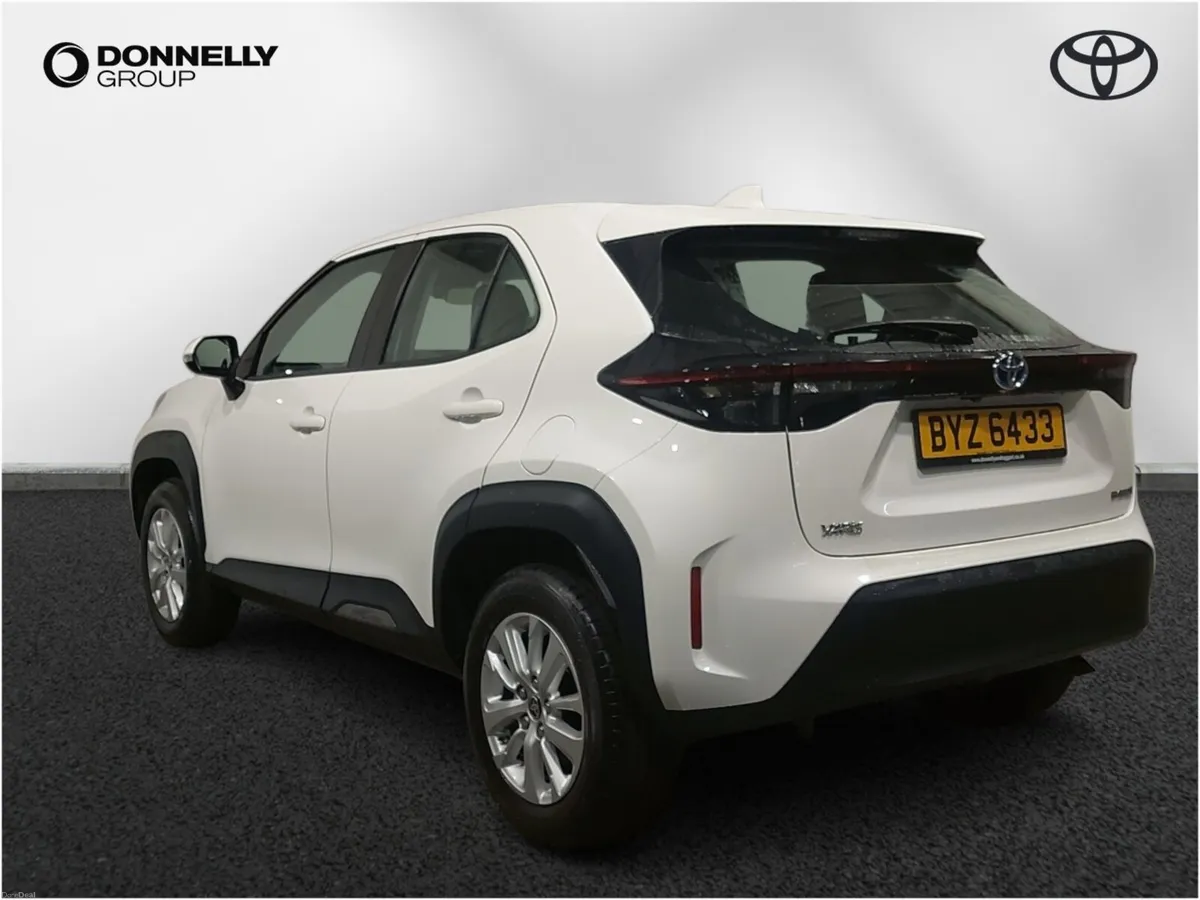 Toyota Yaris Cross Estate Icon - Image 2