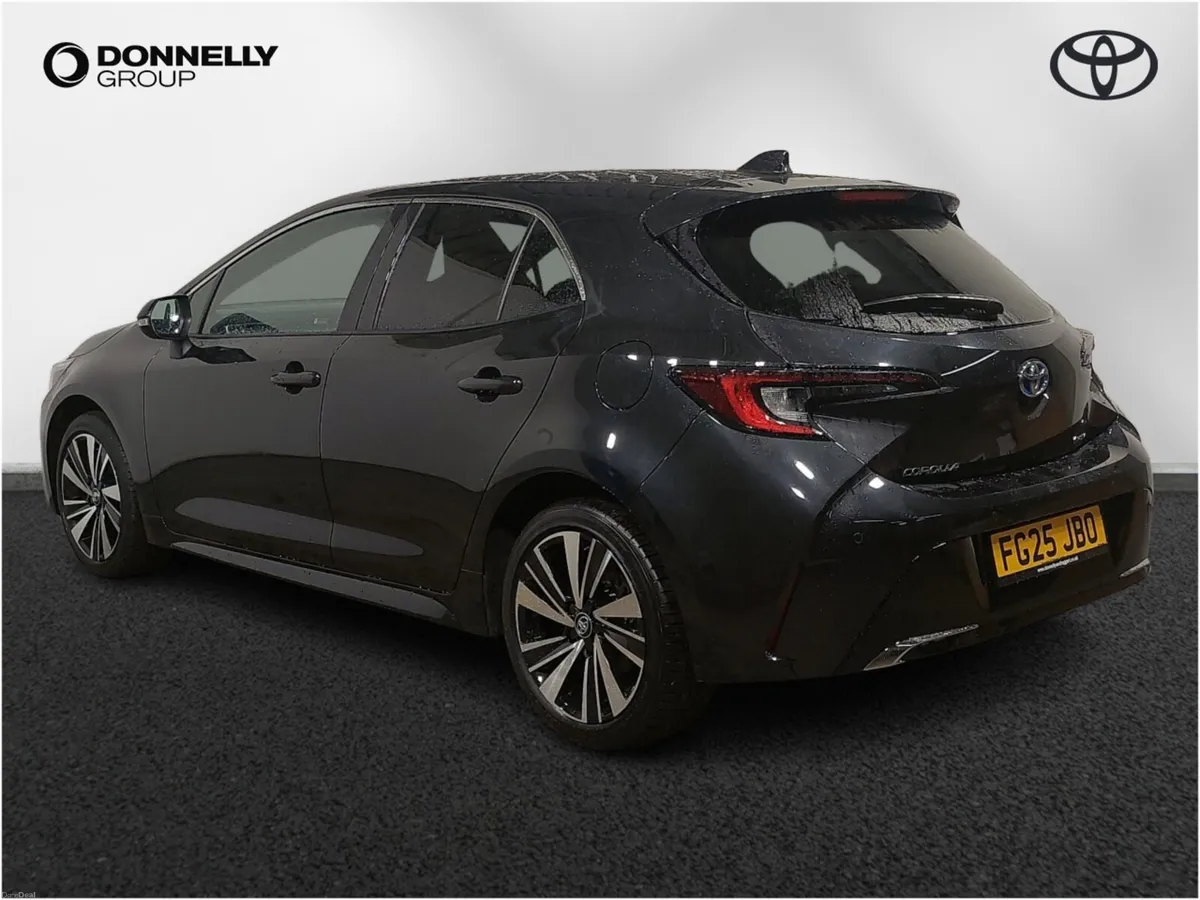 Toyota Corolla Hatchback Design - Image 2