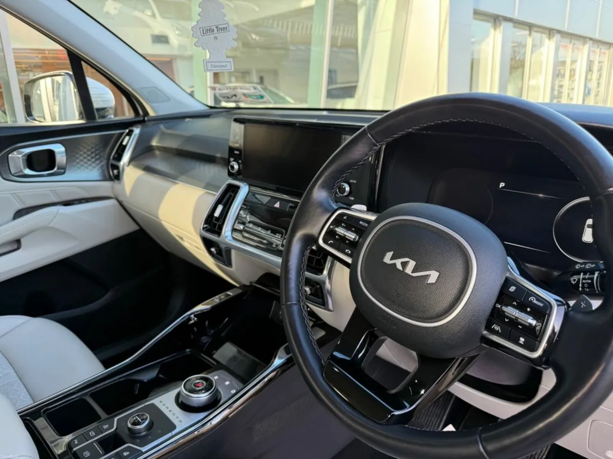 Kia Sorento Phev K3 5DR Auto - Image 2