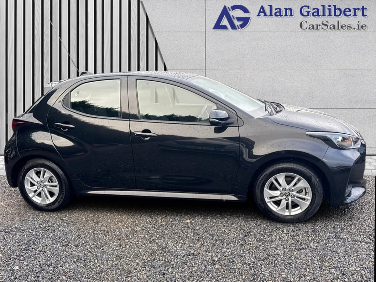 Toyota Yaris 1.5 HYBRID LUNA AUTO €81 PW - Image 3