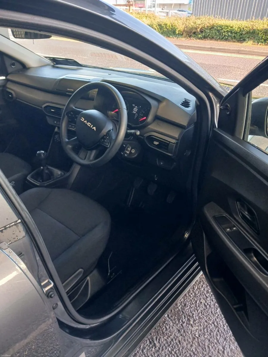 Dacia JOGGER ESSENTIAL TCE - Image 3