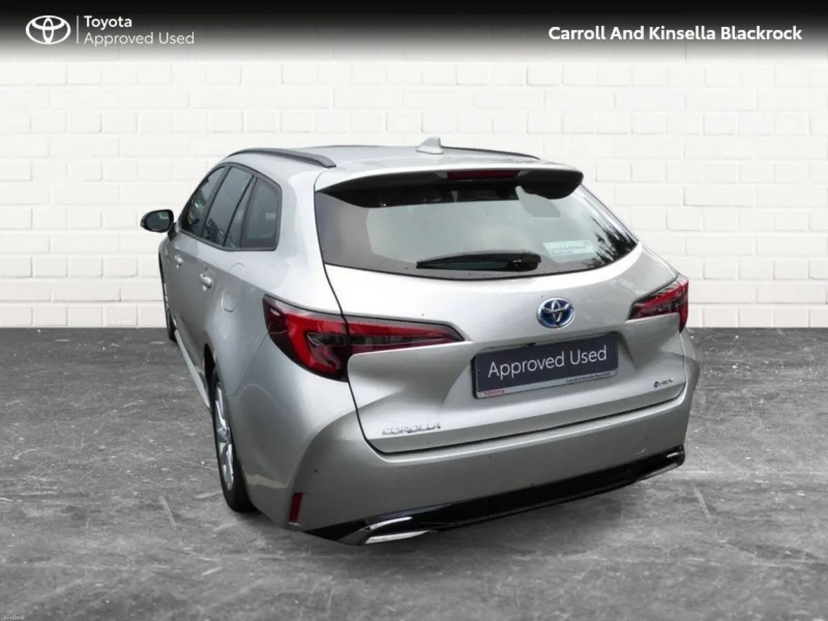 Toyota Corolla Hybrid Luna Touring Sport - Image 2