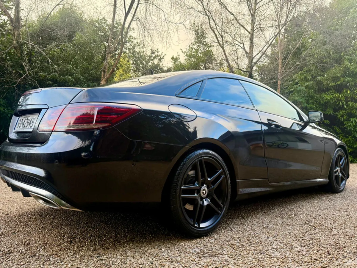 Mercedes-Benz E-Class E220 AMG LINE COUPE - Image 4