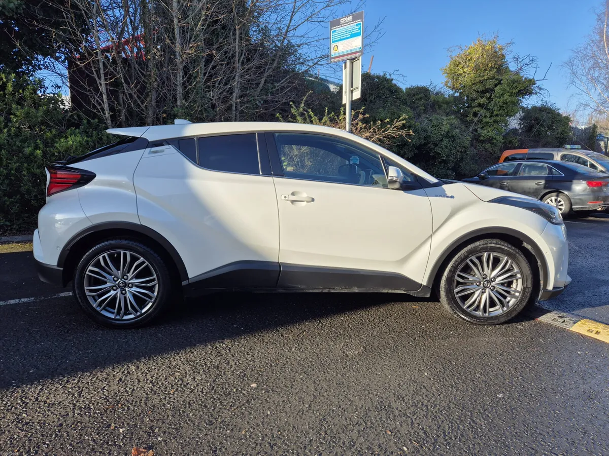 TOYOTA CH-R / 2022 / 1.8 HYBRID / AUTOMATIC - Image 4