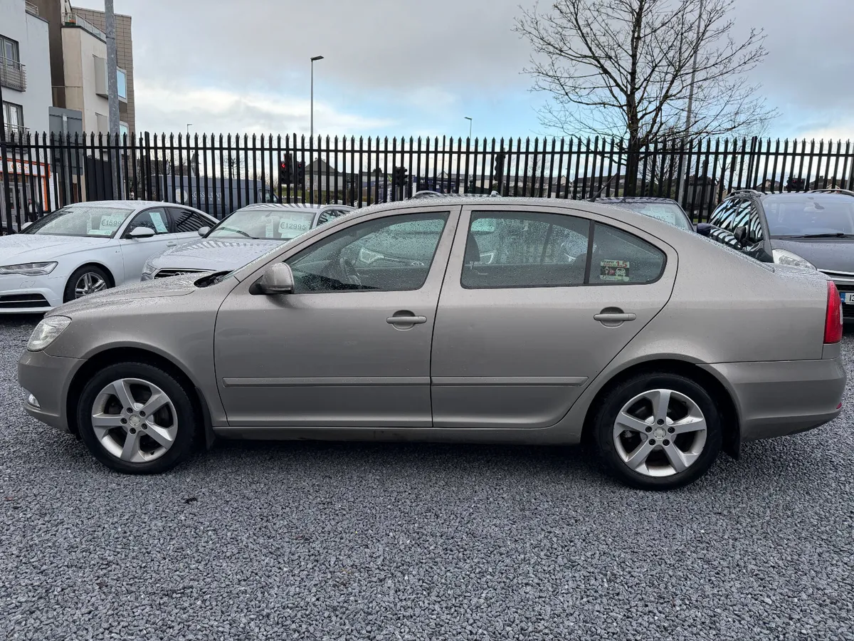 2011 Skoda Octavia 1.6 TDI 105HP Elegance - Image 4