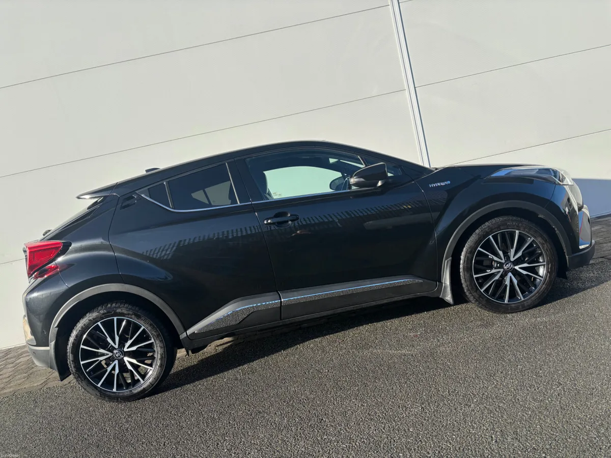 2018 TOYOTA CHR SOL HYBRID FSH LOW KM - Image 4