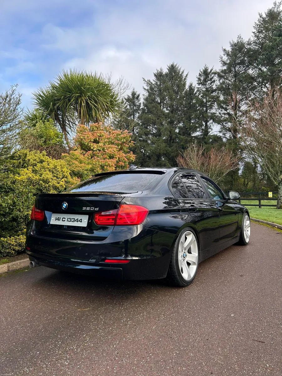 BMW F30. 2014 - Image 3