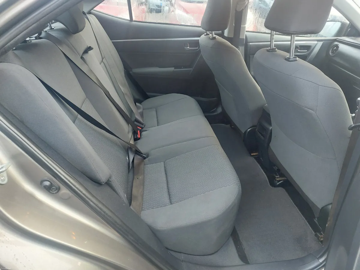 Toyota Corolla 2018 - Image 3