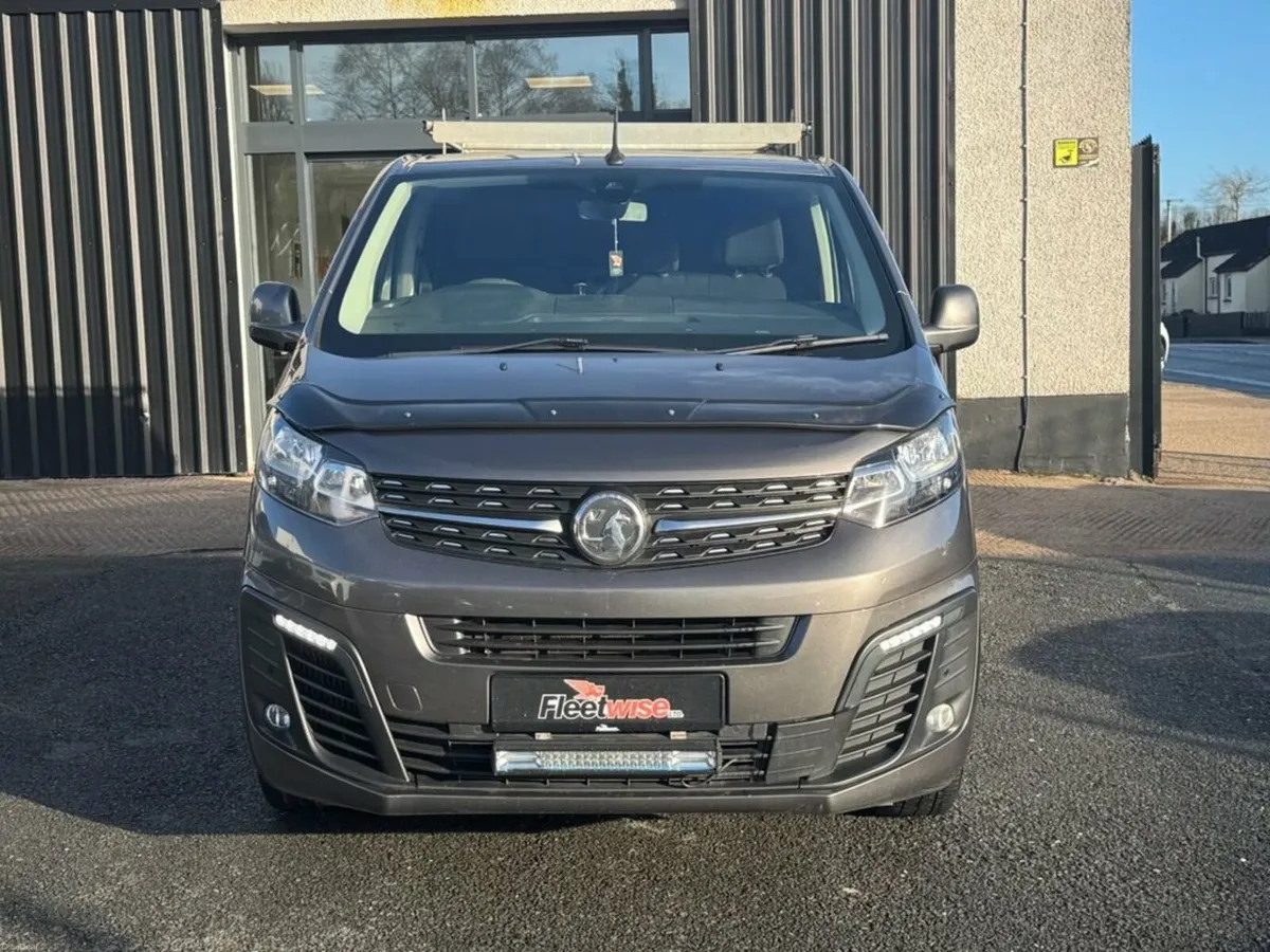 2.0 Turbo D 3100 Elite Crew Van Double Cab 5dr Die - Image 2