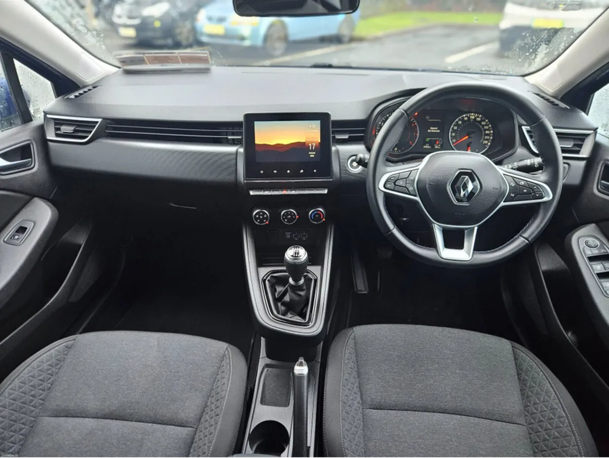 Renault Clio ICONIC 1.0 90 5DR - Image 2