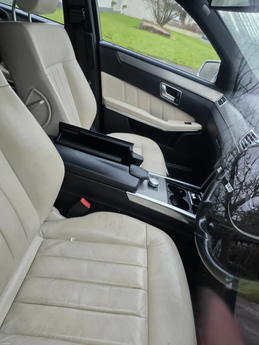 Mercedes-Benz E-Class 2013 - Image 3