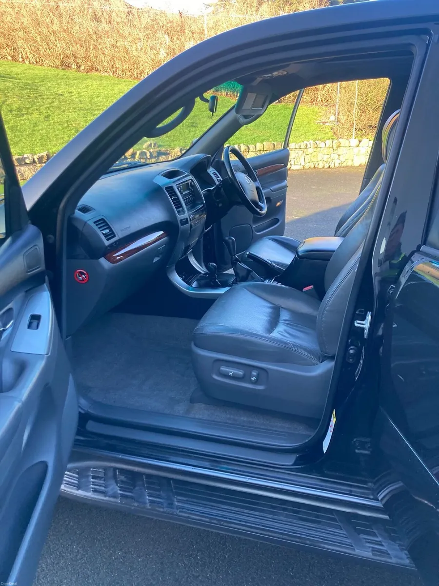 Toyota Land Cruiser 2006 - Image 3