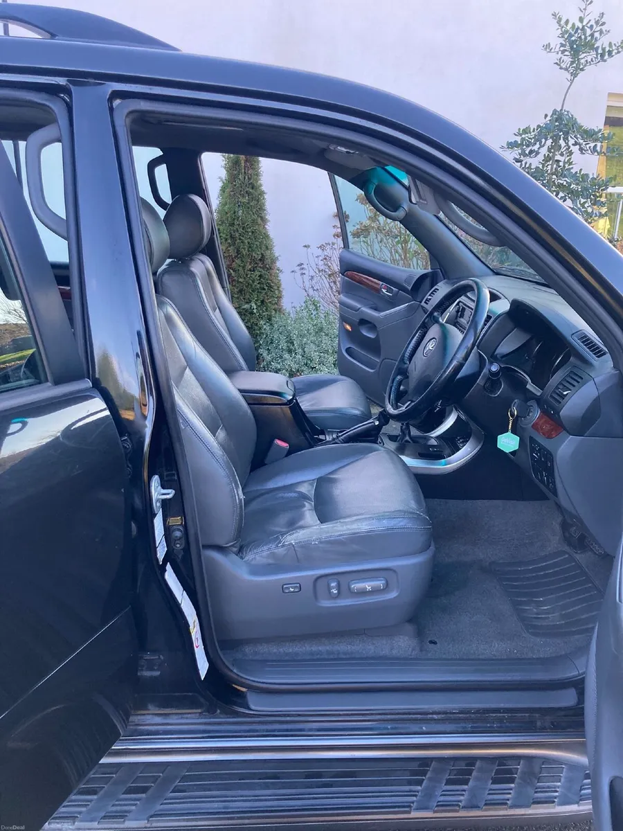 Toyota Land Cruiser 2006 - Image 2