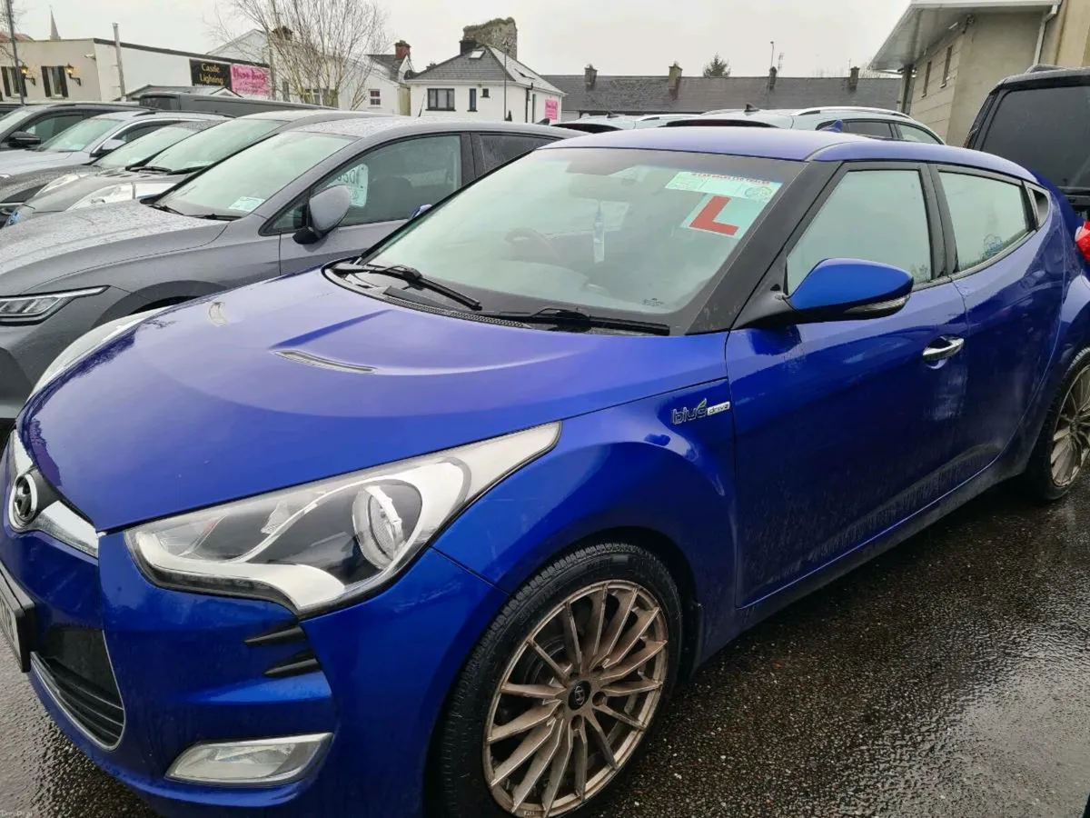 132 Hyundai  Veloster  1.6 - Image 4