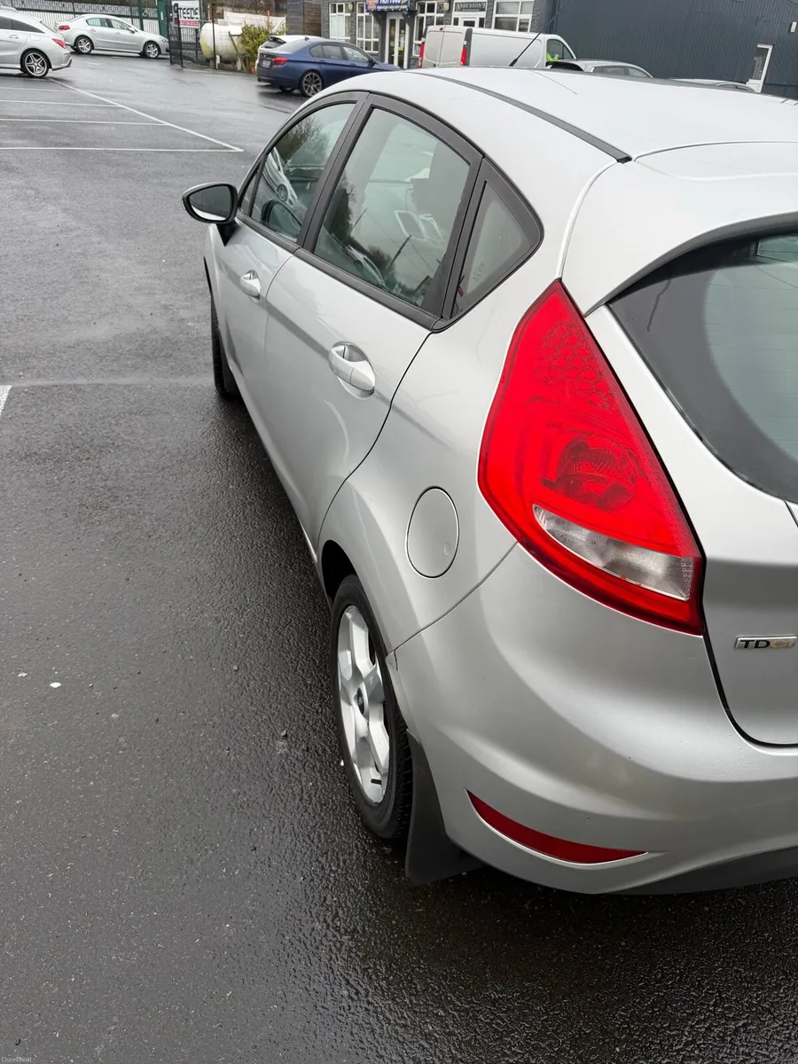 Ford Fiesta 2010 1.6 diesel - Image 3