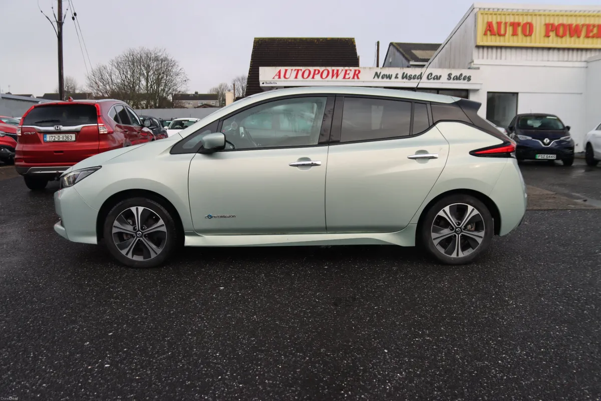 2018 Nissan Leaf 40KW ELECTRIC - Image 1