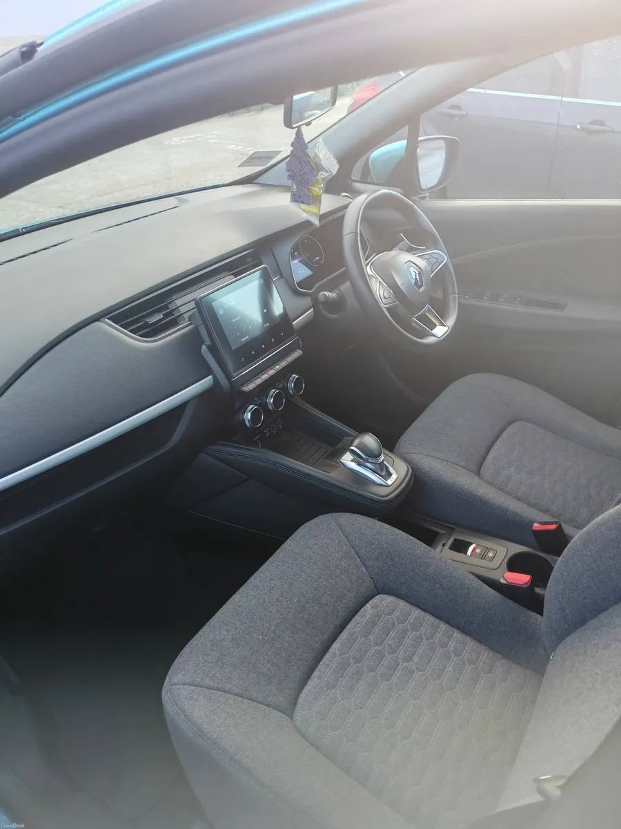 Renault Zoe Iconic R110 2022 - Image 3