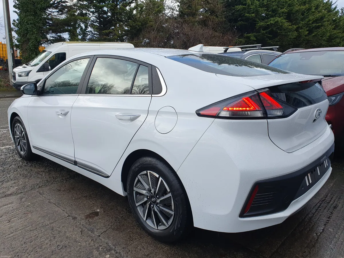 2022 HYUNDAI IONIQ PREMIUM AUTOMATIC NCT 12/27 - Image 4