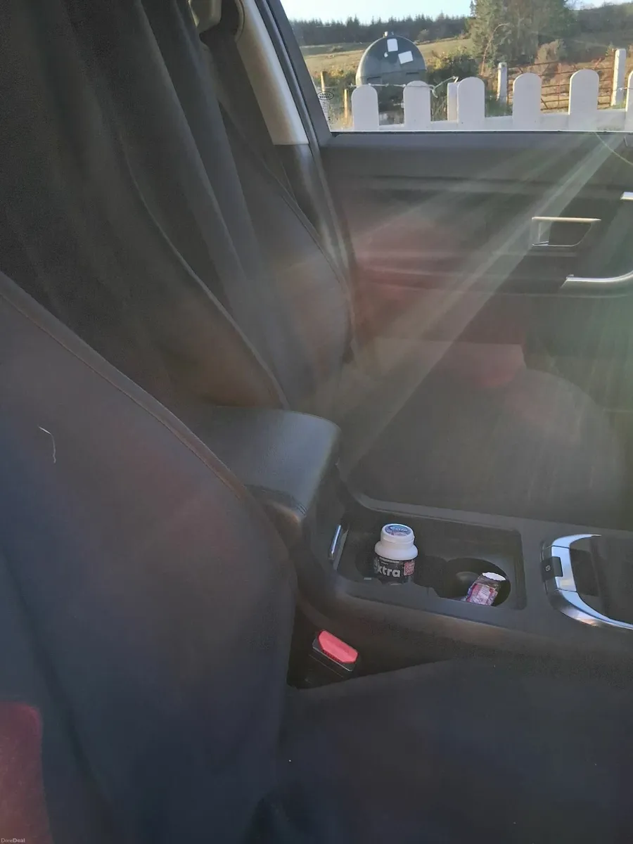 Land Rover Discovery Sport 2019 - Image 3