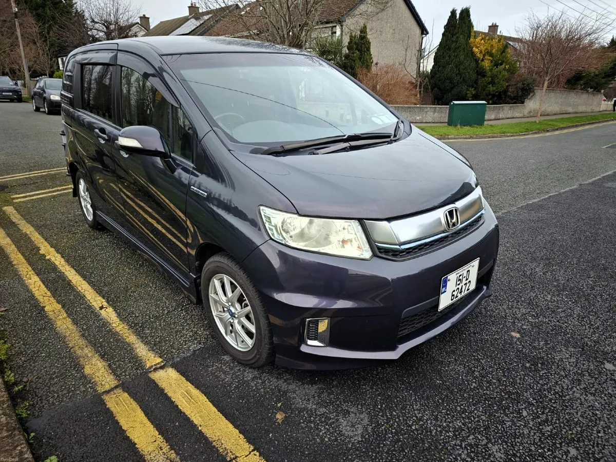2015 Honda Freed hybrid *Low miles* - Image 3