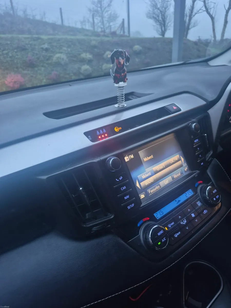 Toyota RAV4 2018 - Image 2