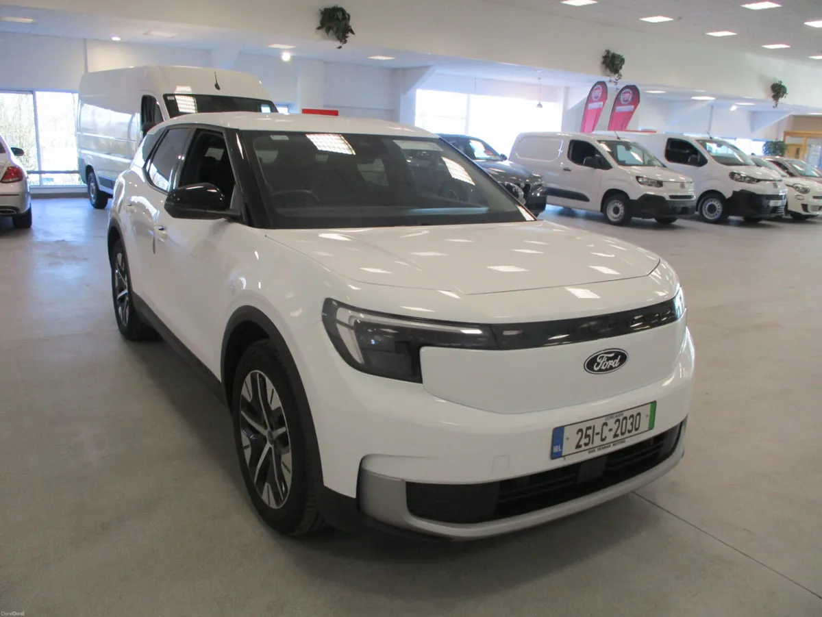 Ford Explorer SELECT EV 2025 - Image 2