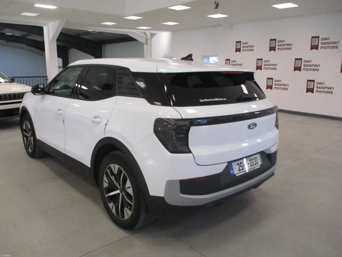 Ford Explorer SELECT EV 2025 - Image 5