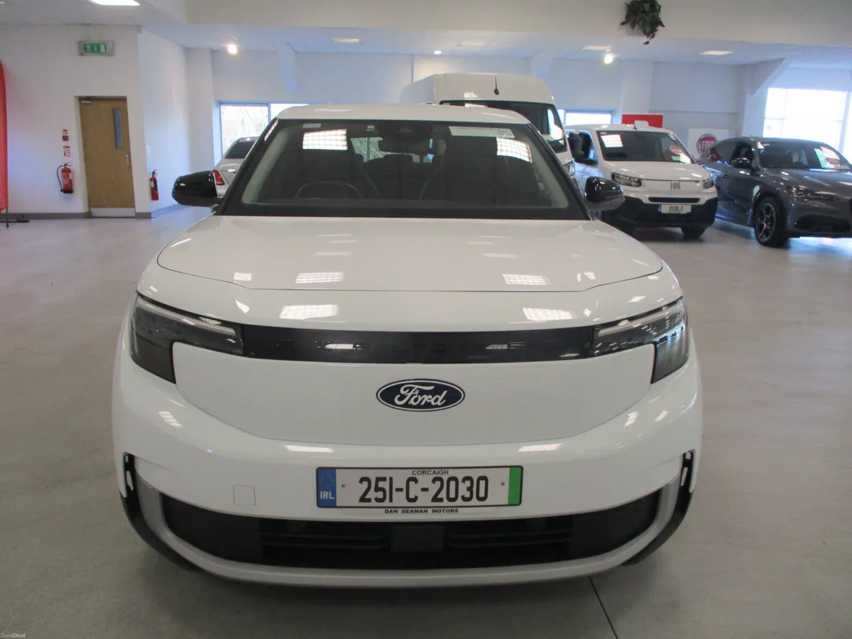 Ford Explorer SELECT EV 2025 - Image 3