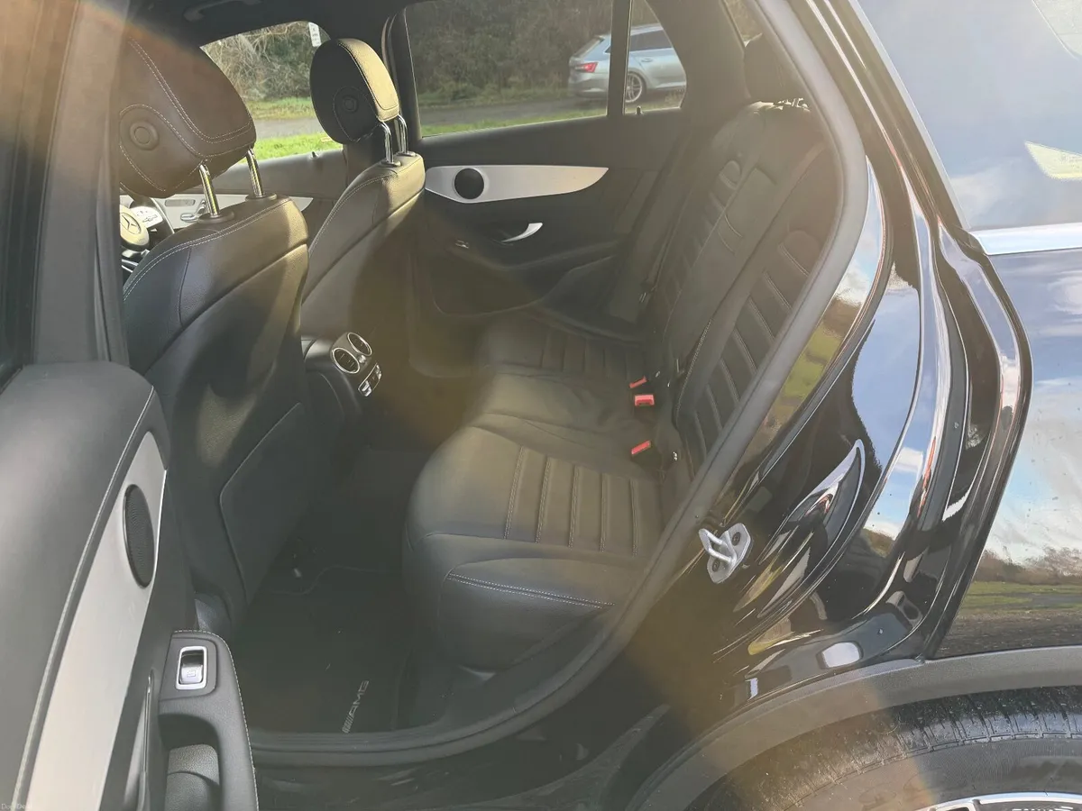 Mercedes-Benz GLC 300 e PHEV  2022 VRT Included - Image 4