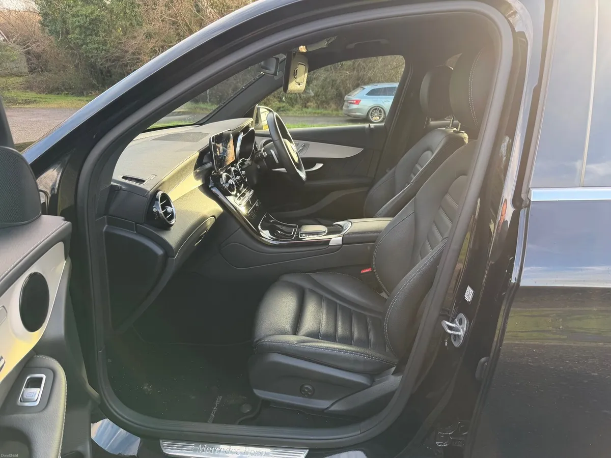 Mercedes-Benz GLC 300 e PHEV  2022 VRT Included - Image 3