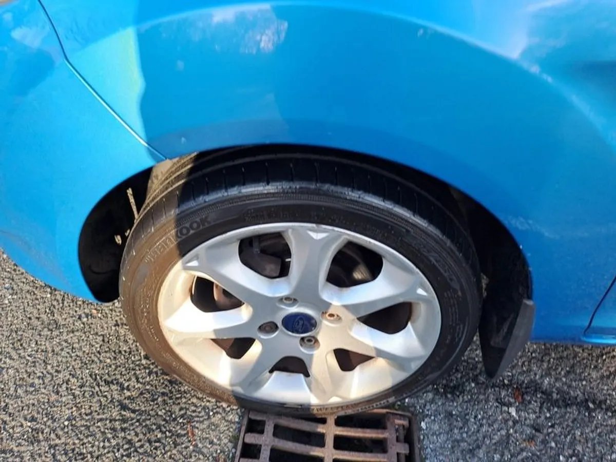 2009 Ford Fiesta - Image 3