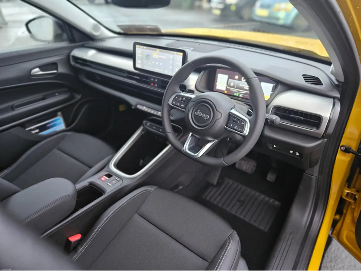 Jeep Avenger E-Hybrid Altitude 1.2 - Image 3