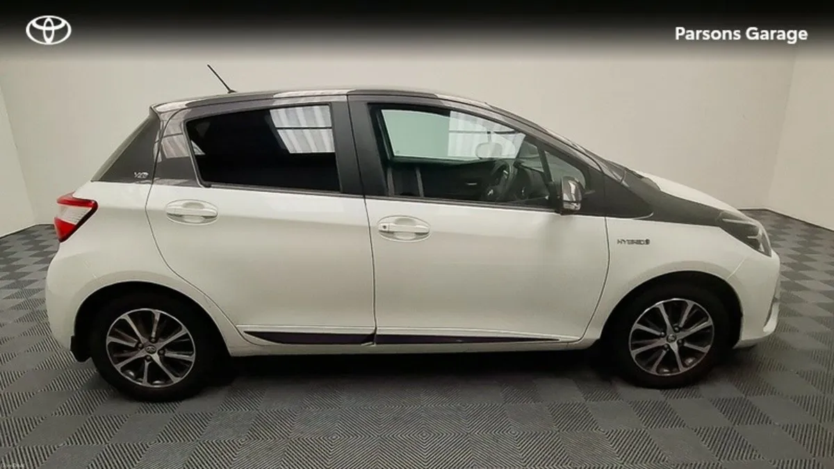 Toyota Yaris YARIS HYBRID Y20 - Image 3
